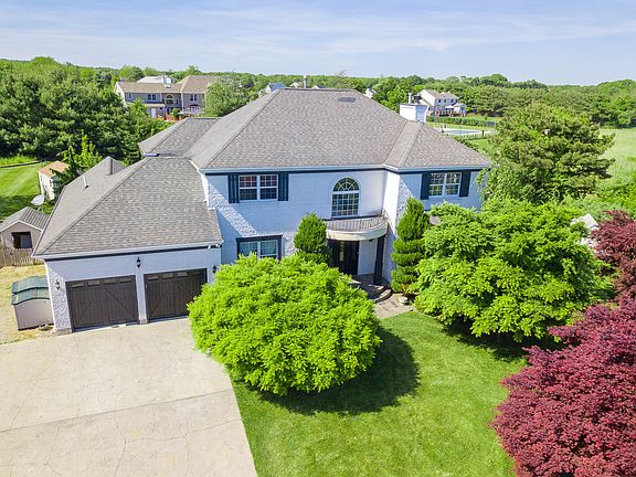 2nd image of 112 Vista Ln