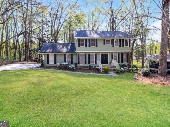 1680 Briarbend Ct, Stone Mountain, GA 30088