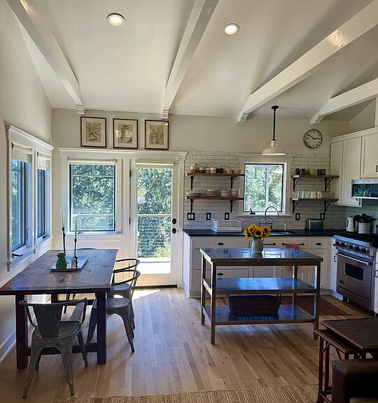 220 France Cir — Photo 9