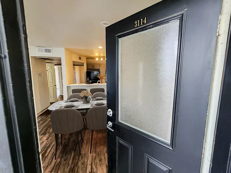 1530 Chenault St #21 — Photo 11