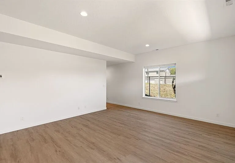 1122 N Davis Ln — Photo 8