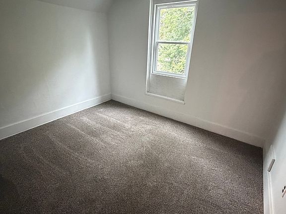 2nd image of 1016 E Lake Rd #2