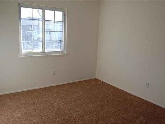 5th image of 16123 Mossdale Ave