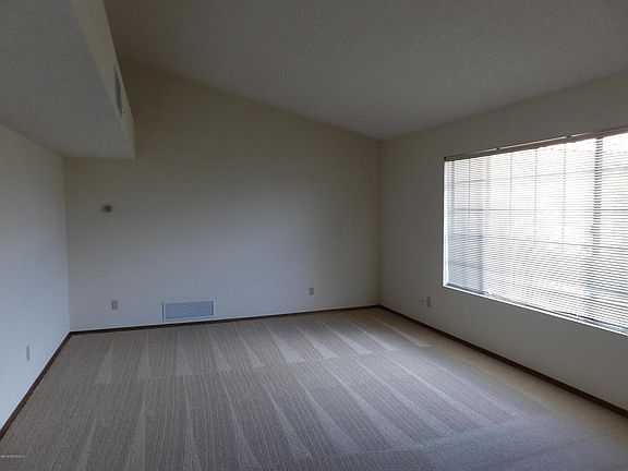 5th image of 3804 Saint Andrews Dr