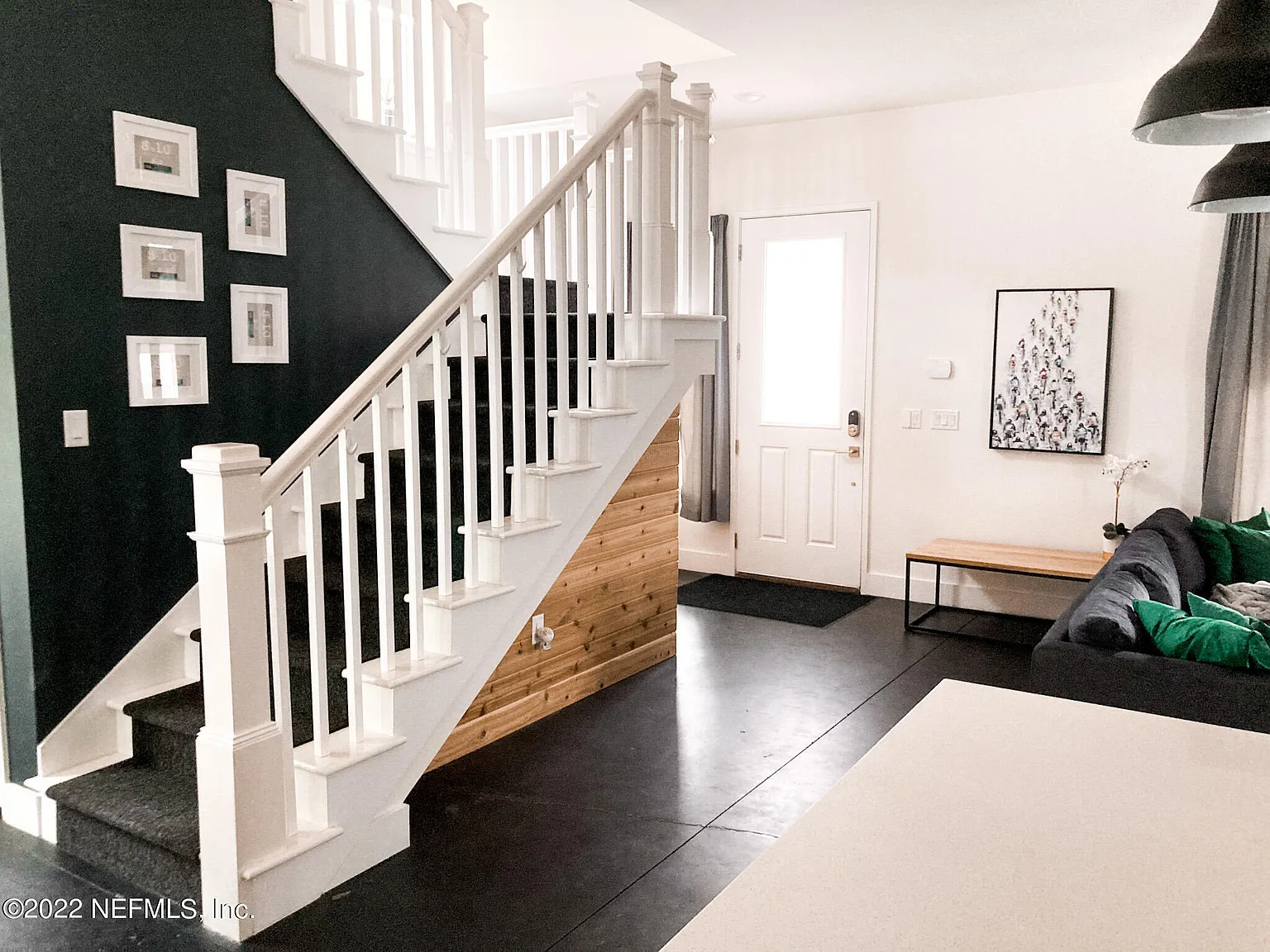 4 bed, 3.0 bath, 2082 sqft, $3,200 — Photo 4