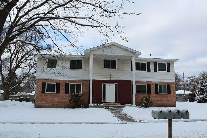 1415 Swede Ave — Photo 1