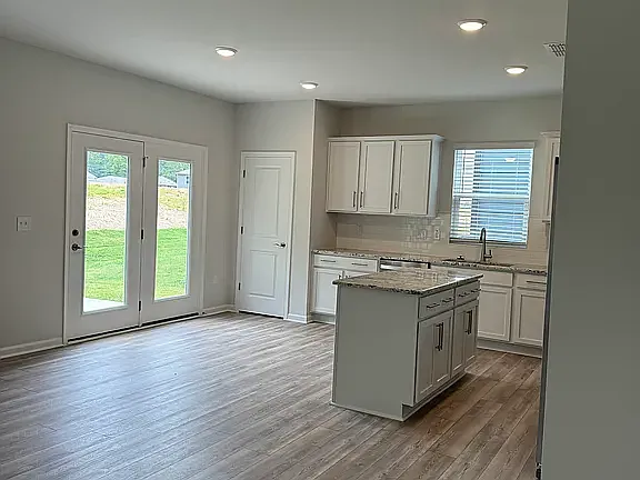 1424 Rhodes Pond St — Photo 7