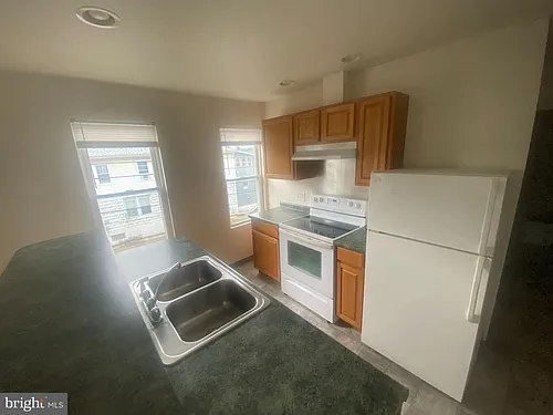 321 Plymouth Ave Photo 1