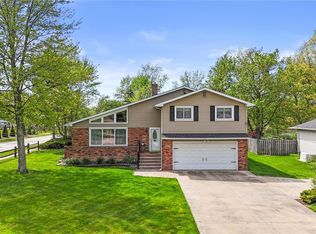 928 Rose Blvd, Highland Heights, OH 44143