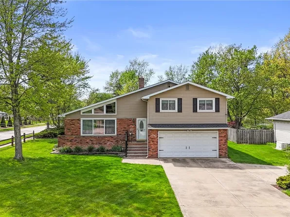 928 Rose Blvd, Highland Heights, OH 44143