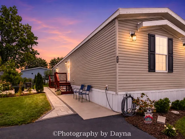 43 Saint Michaels Dr, Bourbonnais, IL 60914
