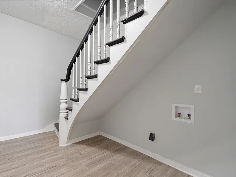 608 Monroe St #C — Photo 6