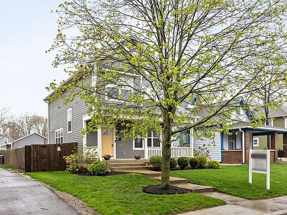 3rd image of 833 N Tacoma Ave