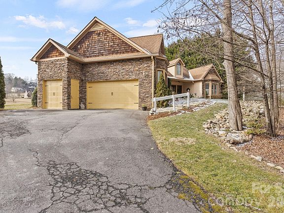 5th image of 628 Vista Falls Rd