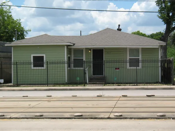 2610 Scott St, Houston, TX 77004