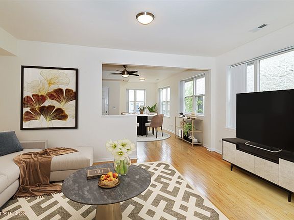 2nd image of 1304 N Claremont Ave APT 3