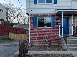 5852 Mount Vernon Dr, Alexandria, VA 22303