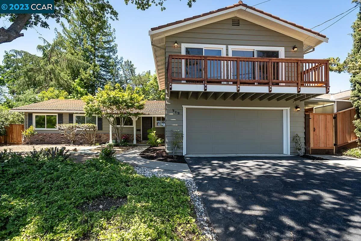 212 Twinview Dr photo 1