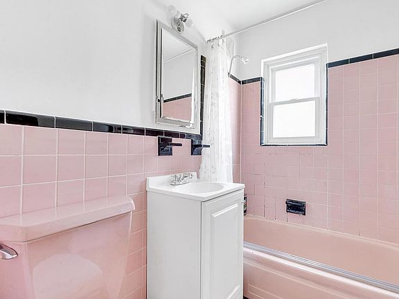 5th image of 3012 75th St