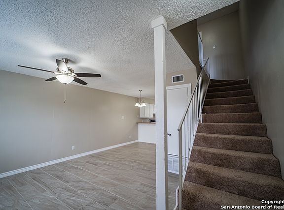 4th image of 230 E Wright Blvd #4