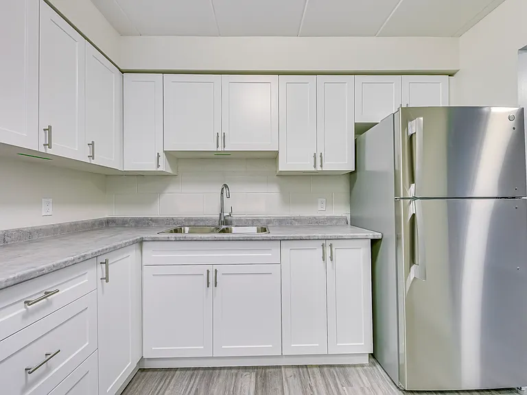 242 Linwell Rd — Photo 10