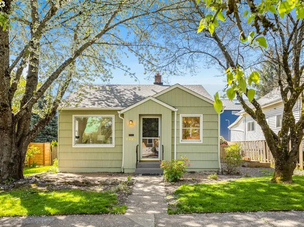 7820 SE Salmon St, Portland, OR 97215