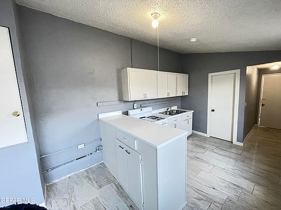 3rd image of 3425 Savannah Ave #B