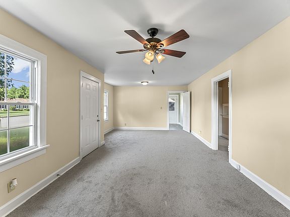 4th image of 1009 Greenland Dr