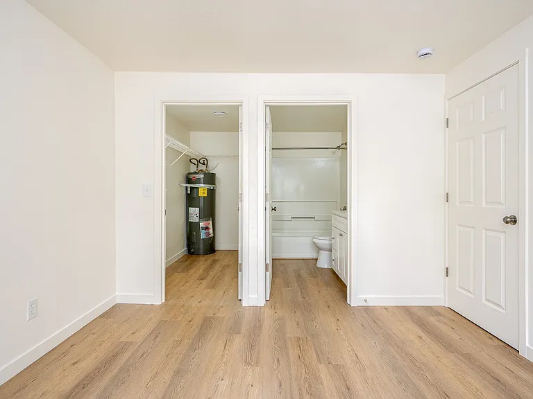Glen Ridge Apartments — Photo 59