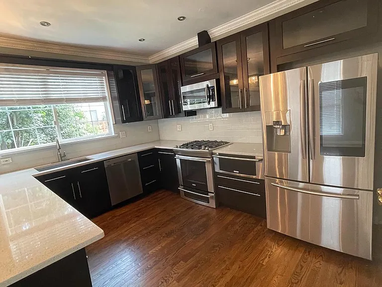6633 Creek Point Way — Photo 12