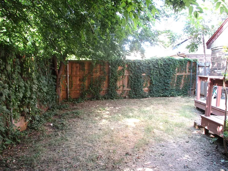 203 Yorkshire Ct — Photo 28