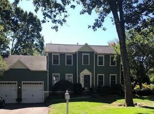 27 Eastwick Rd, North Kingstown, RI 02852