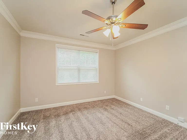 124 Ridgemont Ln — Photo 9