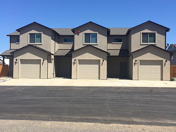 Middle unit with single car garage