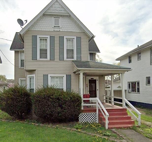1st image of 204 Central Ave