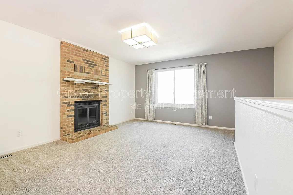 Building Photo - 11748 Fillmore Pl