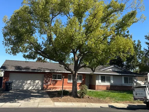 8945 Plaza Park Dr, Elk Grove, CA 95624