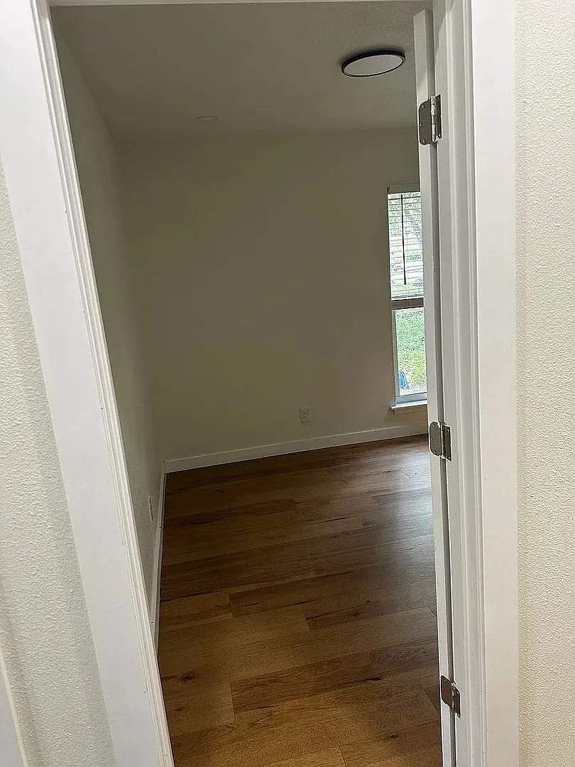 Room in 4 Bedroom Home in Austin — Photo 2