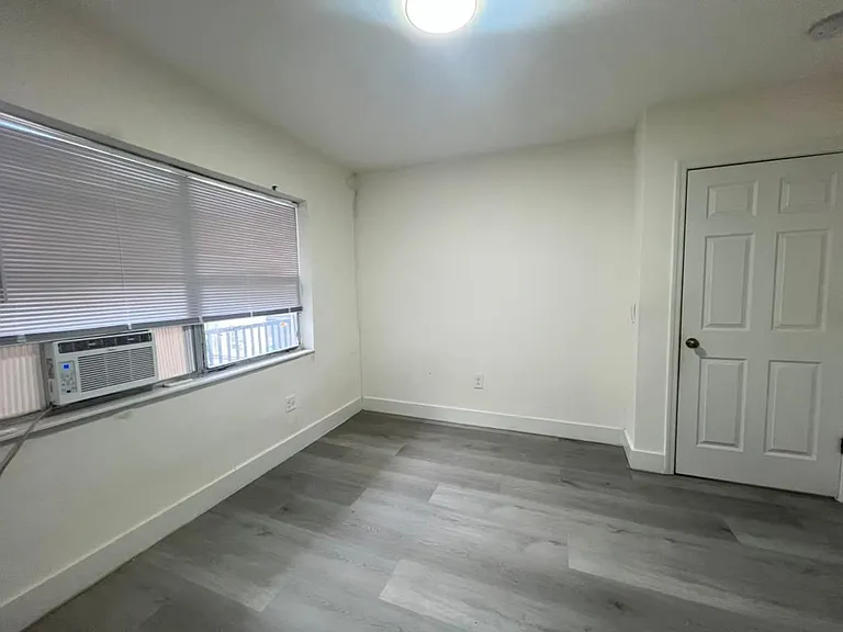 St George Apartments — Photo 88
