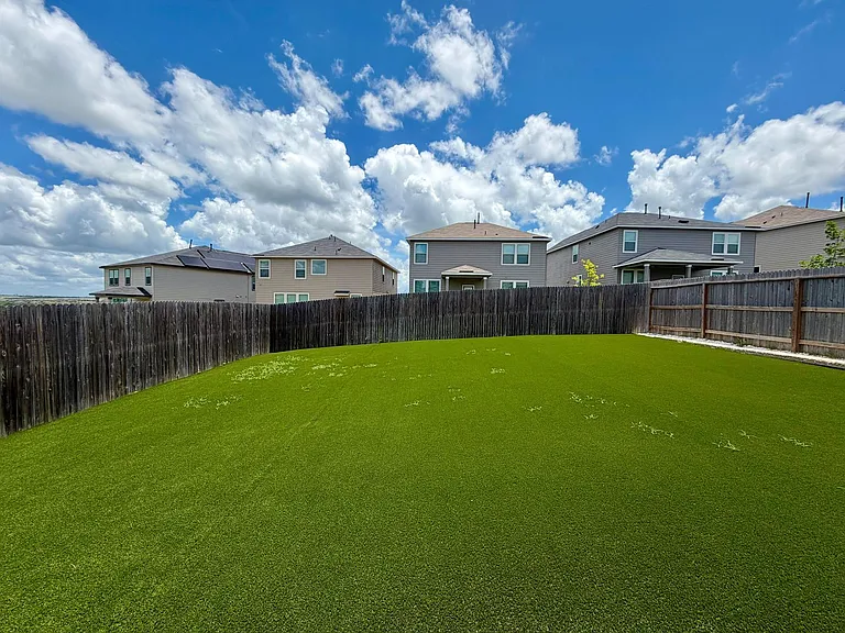 5024 Galvan Mnr — Photo 35