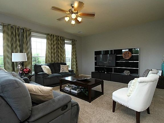 5th image of 8135 Gran Villa Dr