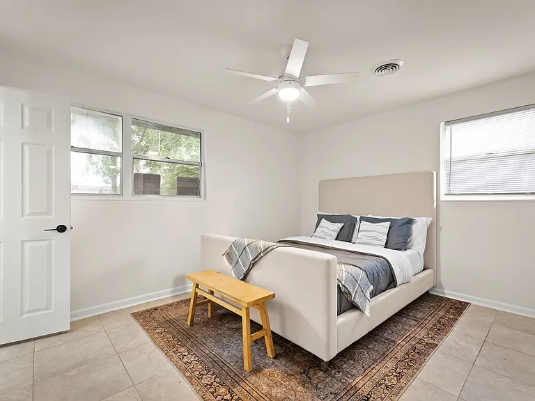 6750 Snow White Dr — Photo 20