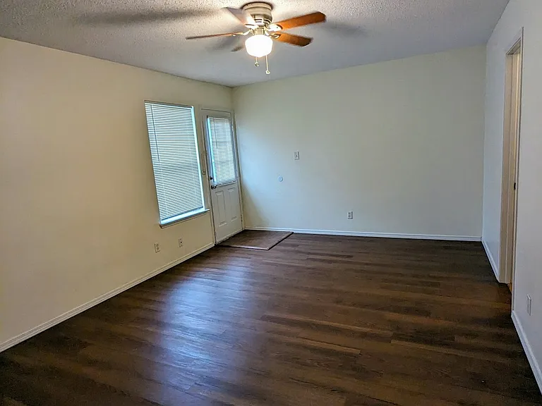 Vacant Primary Bedroom