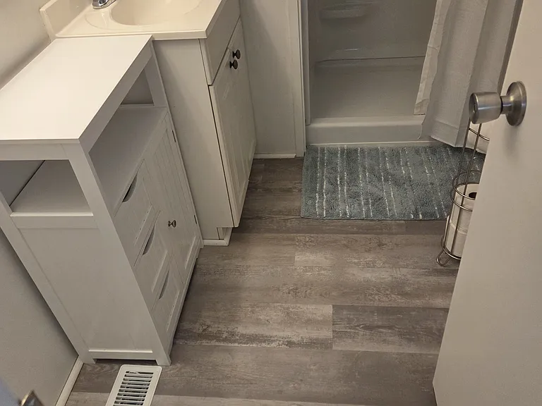300 Pinewood Ave — Photo 38