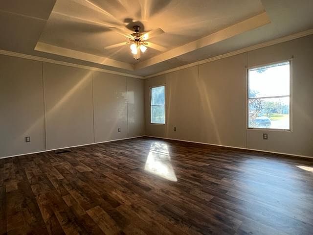 1st image of 124 Geralyn Dr