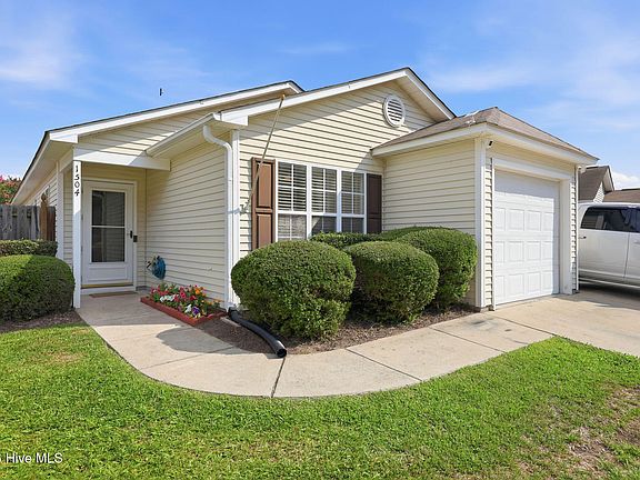 3rd image of 1504 Westpointe Drive