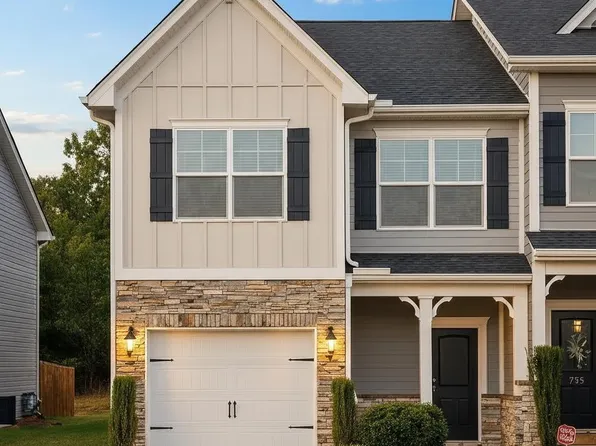 709 Wintergarden Pl, Simpsonville, SC 29680