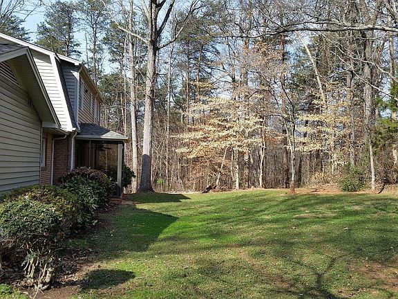 4th image of 1007 4th Avenue Dr NW