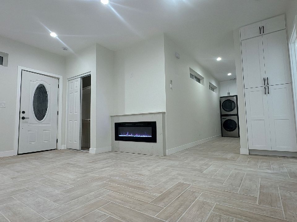 1st image of 3120 Toopal Dr #B