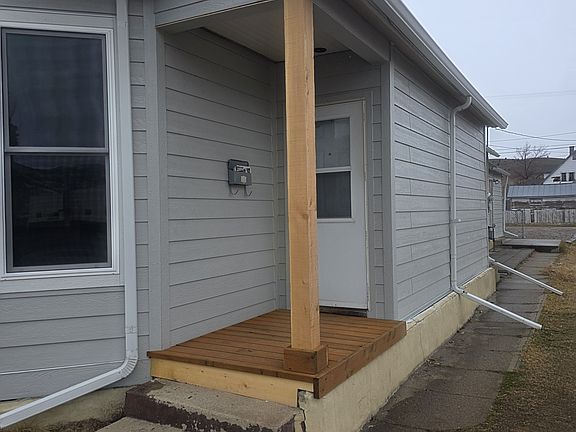 3rd image of 720 E Park Ave